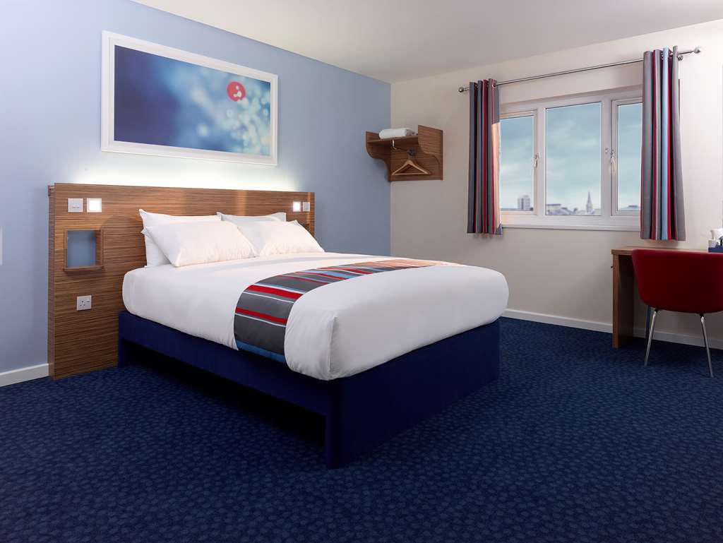Travelodge Edinburgh Dreghorn Номер фото