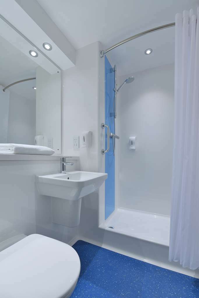 Travelodge Edinburgh Dreghorn Номер фото