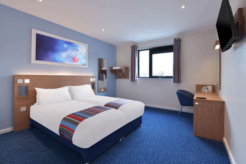 Travelodge Edinburgh Dreghorn Номер фото